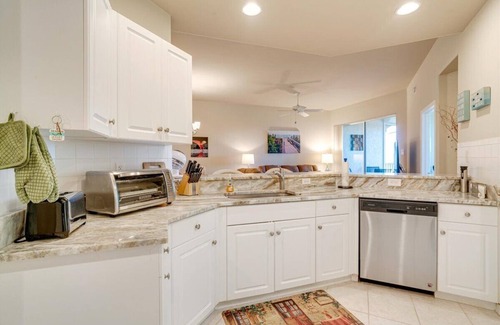 Tropical Cove Condominio | Golden Hour Getaway at Lexington CC Lake Village