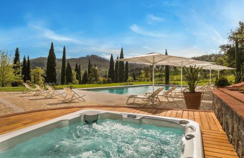 Serravalle Pistoiese Villa | GOLDEN LUXE - Diamond in the Hills piscina privata e vasca idromassaggio