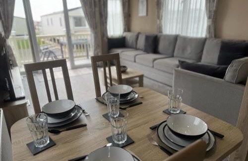 Chapel Saint Leonards Otro | Golden Palm Resort - The Haywood - Coastal Caravan Breaks