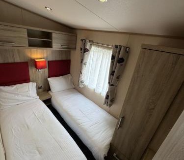 Chapel Saint Leonards Otro | Golden Palm Resort - The Haywood - Coastal Caravan Breaks