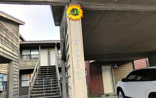 Lawton Apartamento | Golden Sunflower's Apt B1
