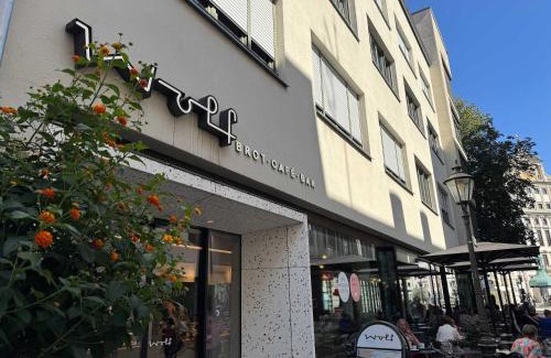 Innenstadt - Sankt Ulrich-Dom Apartamento | GoldenKey Suite am Rathausplatz NEU eingerichtet