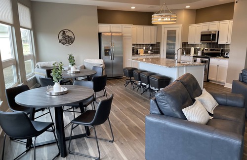 Newton Casa | Golf Course Getaway! Right on Sand Creek Golf Course, Newly Built