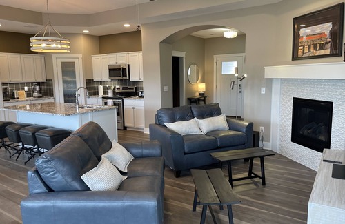 Newton Casa | Golf Course Getaway! Right on Sand Creek Golf Course, Newly Built