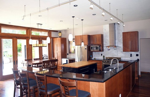 Moran Prairie Casa | Golf course mid-century modern executive home w/hot tub