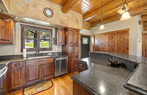 Sturgis Apartamento | Golf Course, Sleeps 12, Garage