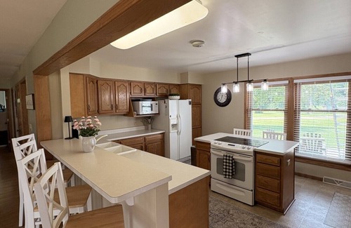 Apple River Casa | Golf Course Views & Family Fun – Large Apple Canyon Lake Vacation Home