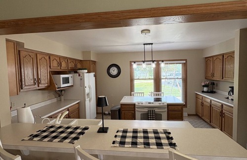 Apple River Casa | Golf Course Views & Family Fun – Large Apple Canyon Lake Vacation Home