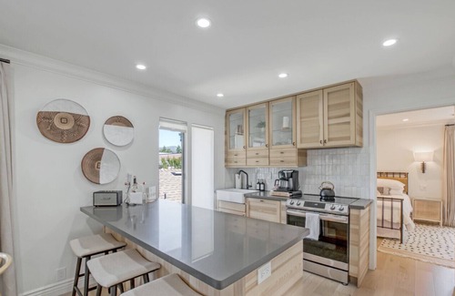 Napa Condominio | Golf Course Views, Pool, King Bed & Balcony