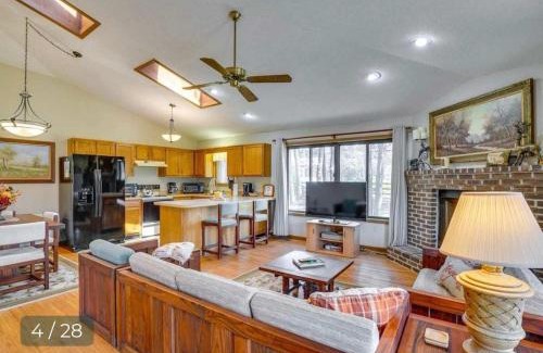 The Woods Casa | Golf Course Views w Fireplace & Resort Amenities