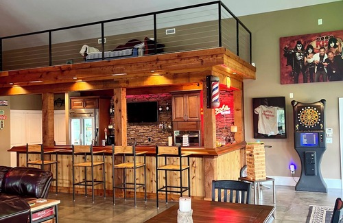 Lemon Springs Casa | Golf Destination w/ Private Driving Range w/ Lights, and Bar.