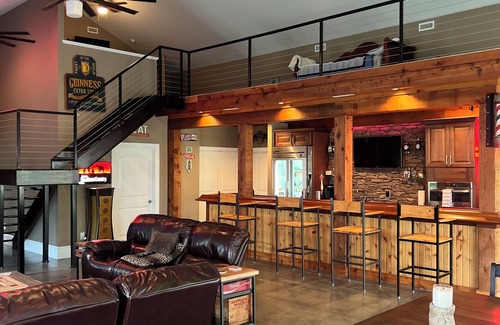 Lemon Springs Casa | Golf Destination w/ Private Driving Range w/ Lights, and Bar.
