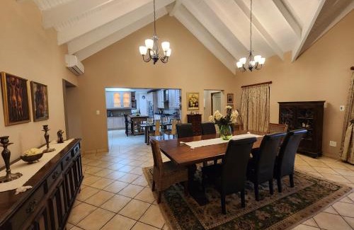 White River Villa | Golf Estate Home - Villa Alegre