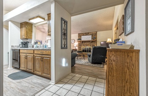 Hot Springs Village Casa | Golf Lover's Getaway! Cozy 2BR/2BA Townhome, Walk to DeSoto Golf Club!