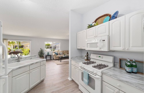 Fruitland Park Casa | Golf, Music, Fun Charming 2-bedroom house in lovely The Villages with WiFi, AC.