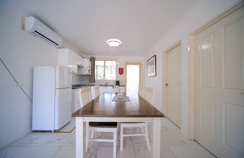 Primbee Hotel | Golf Place Inn