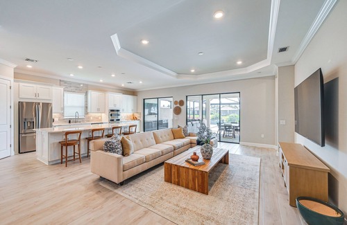 Naples Casa | Golf, Swim, Shop & More: Luxury Retreat in Naples!