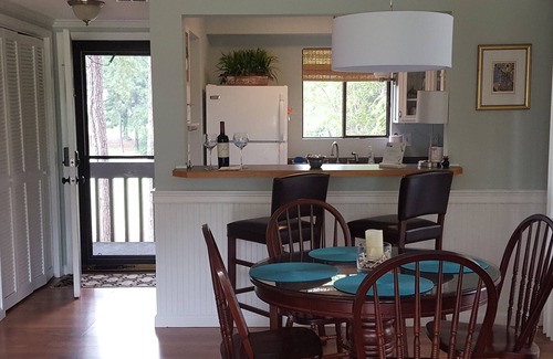 Pinehurst Condominio | Ubicación, ubicación, ubicación: ¡Pinehurst Clubhouse es tu patio trasero!