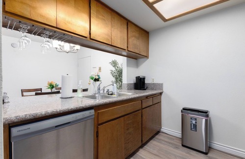 San Carlos Apartamento | Golfcrest Getaway, Foosball, Near UC SD, King Beds, Jacuzzi, Fits 6 Guest, 2 BDS