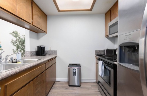 San Carlos Apartamento | Golfcrest Getaway, Foosball, Near UC SD, King Beds, Jacuzzi, Fits 6 Guest, 2 BDS
