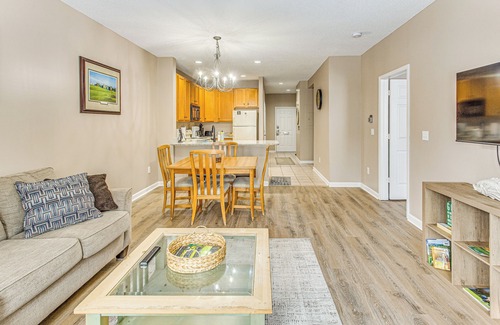Red Hill Condominio | Golfer's Getaway: Myrtle Beach Condo w/ Patio