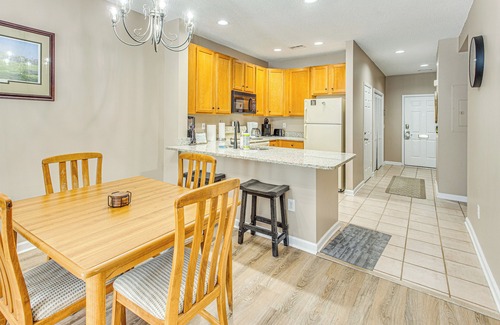 Red Hill Condominio | Golfer's Getaway: Myrtle Beach Condo w/ Patio