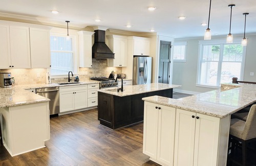 Boyne City Casa | Golfers and Skiers Delight! Amenities galore in Boyne Mountain ski in/out fast!