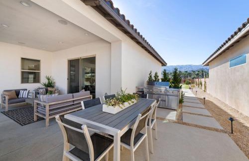 La Quinta Casa | Golfers Dream Home Pool and Spa at PGA West Signature Putting Green Course