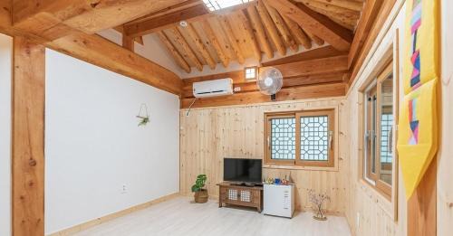 Gongju Casa | Gongju Goma Guesthouse