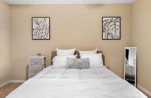 Spring Branch Casa | Gorgeous 1BR in Great location