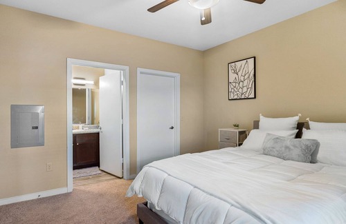 Spring Branch Casa | Gorgeous 1BR in Great location