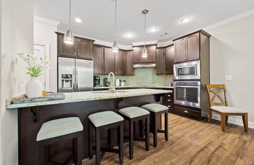 Tyrone Casa | MAGNÍFICA Townhome 3 dormitorio ubicado en lote residencial