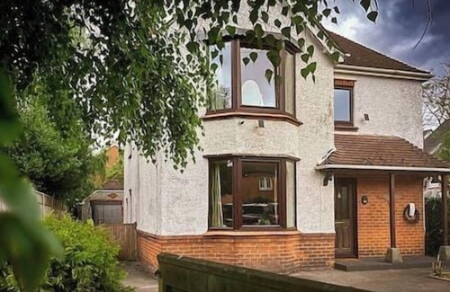 Newbury Apartamento | Gorgeous 3 Bedroom pet and child friendly home in Newbury wit Free EV Charging