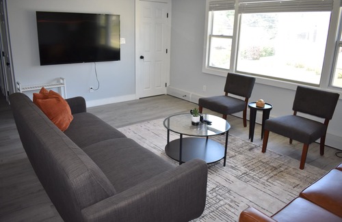 New Britain Apartamento | Gorgeous 3-bedroom apartment in New Britain with WiFi, AC