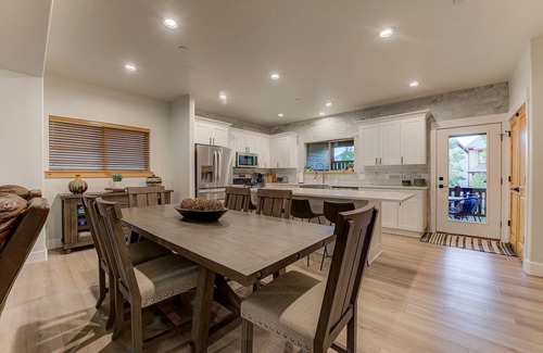 South Snyderville Basin Casa | Gorgeous 4 Bedroom Bear Hollow Village