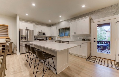 South Snyderville Basin Casa | Gorgeous 4 Bedroom Bear Hollow Village