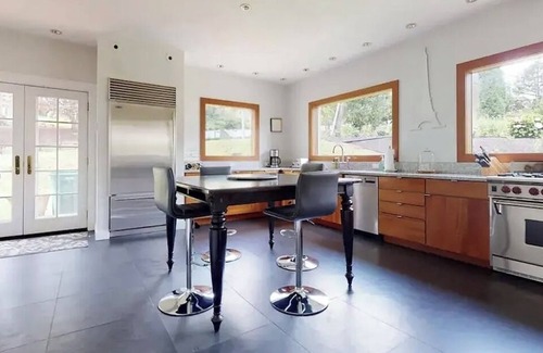 Chestnut Hill Casa | Gorgeous 5 bed Historic Boston Home