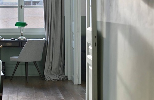 Monastiraki Villa | Gorgeous Athens Apartment | 2 Bedrooms | Apartment Sting | Balcony | Athinaidos