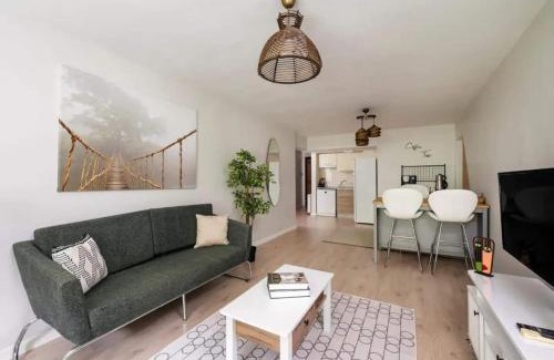 Osmanbey Apartamento | Gorgeous Bright New 2bd Central Home! #212