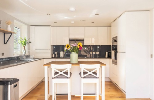 Gifford Casa | Gorgeous central 3 bed house - free parking & garden (15 min walk to Royal Mile)