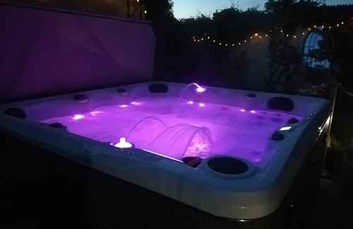 Littlehempston Cabaña | Cabaña de lujo, capacidad para 10 personas y bañera de hidromasaje privada