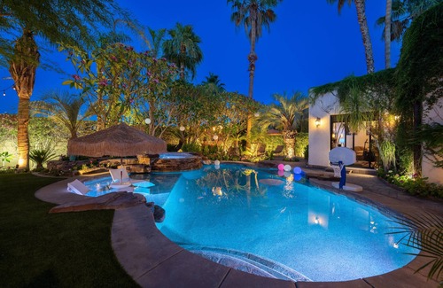 Magnesia Falls Cove Casa | Villa de lujo en Rancho Mirage, a poca distancia del The River & Festival Shuttle