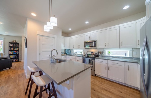 Southwest Bend Casa | Recién incluido: New Beach House solo 1. 4 millas del antiguo molino y el río Deschutes