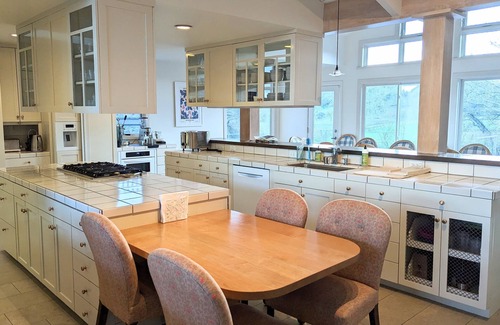 Kenwood Casa | Gorgeous hilltop estate with heated pool in Kenwood