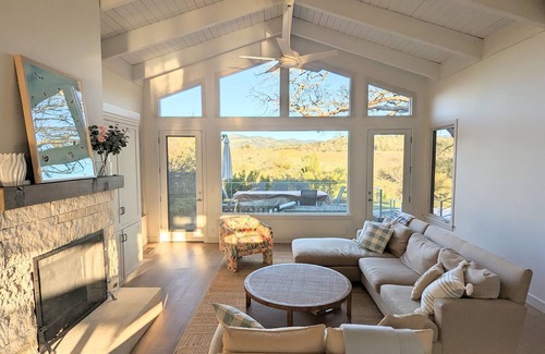 Kenwood Casa | Gorgeous hilltop estate with heated pool in Kenwood