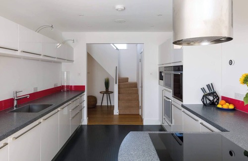 East Wittering Casa | Gorgeous home for 12 - Walk to Beach - Sea View