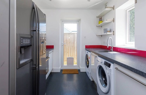 East Wittering Casa | Gorgeous home for 12 - Walk to Beach - Sea View