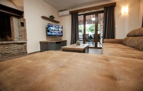 Grabri Casa | Gorgeous Home In Roc With Wifi