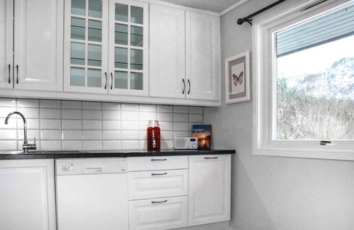 Lindas Casa | Preciosa casa en Vikanes con cocina.