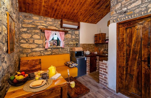 Benkovac Casa | Preciosa casa en Zelengrad con cocina.